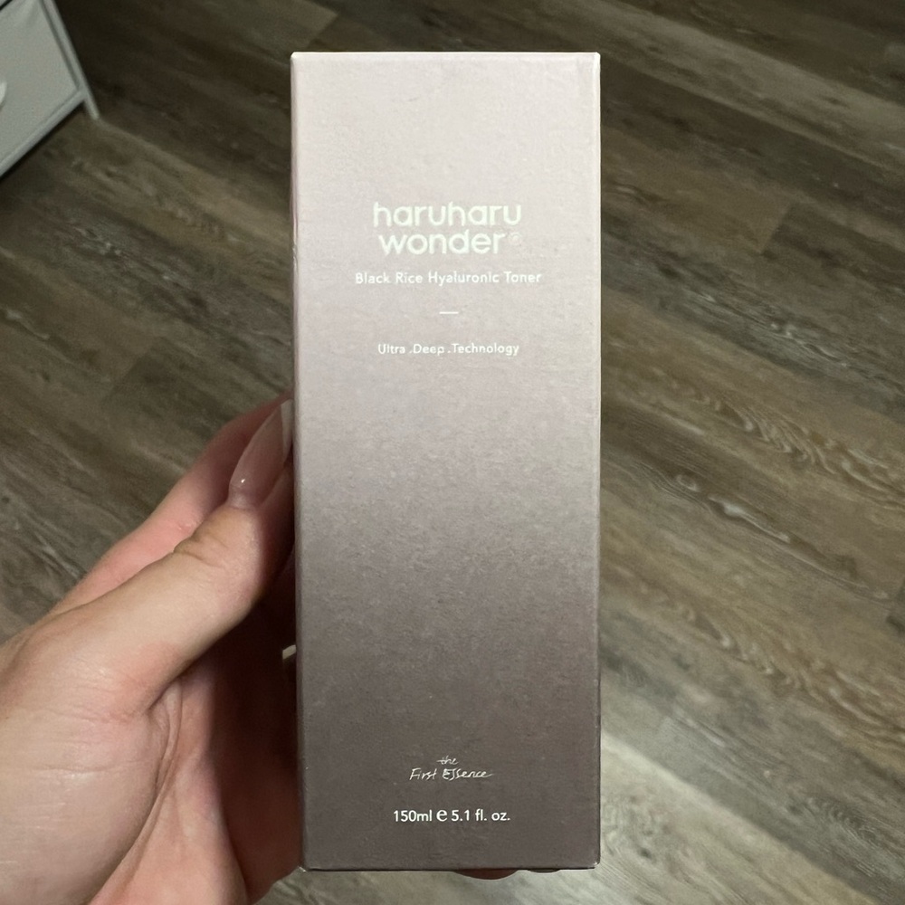 Haruharu wonder black rice hylauronic toner